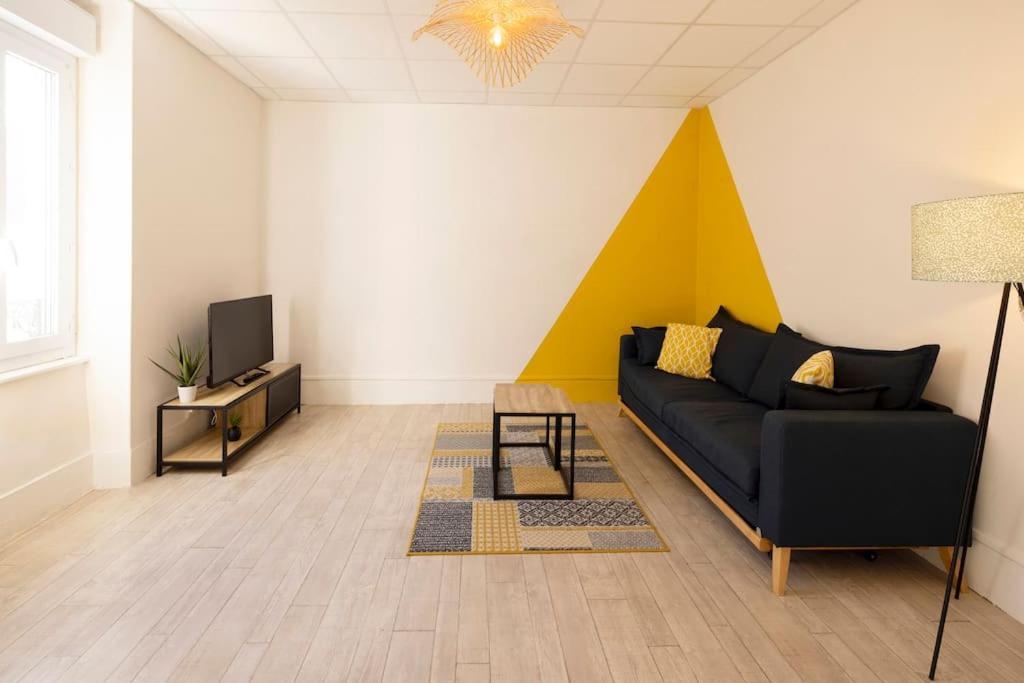 Le Cosy C - T2 Tout Equipe - Centre-Ville Gare Montluçon Extérieur photo